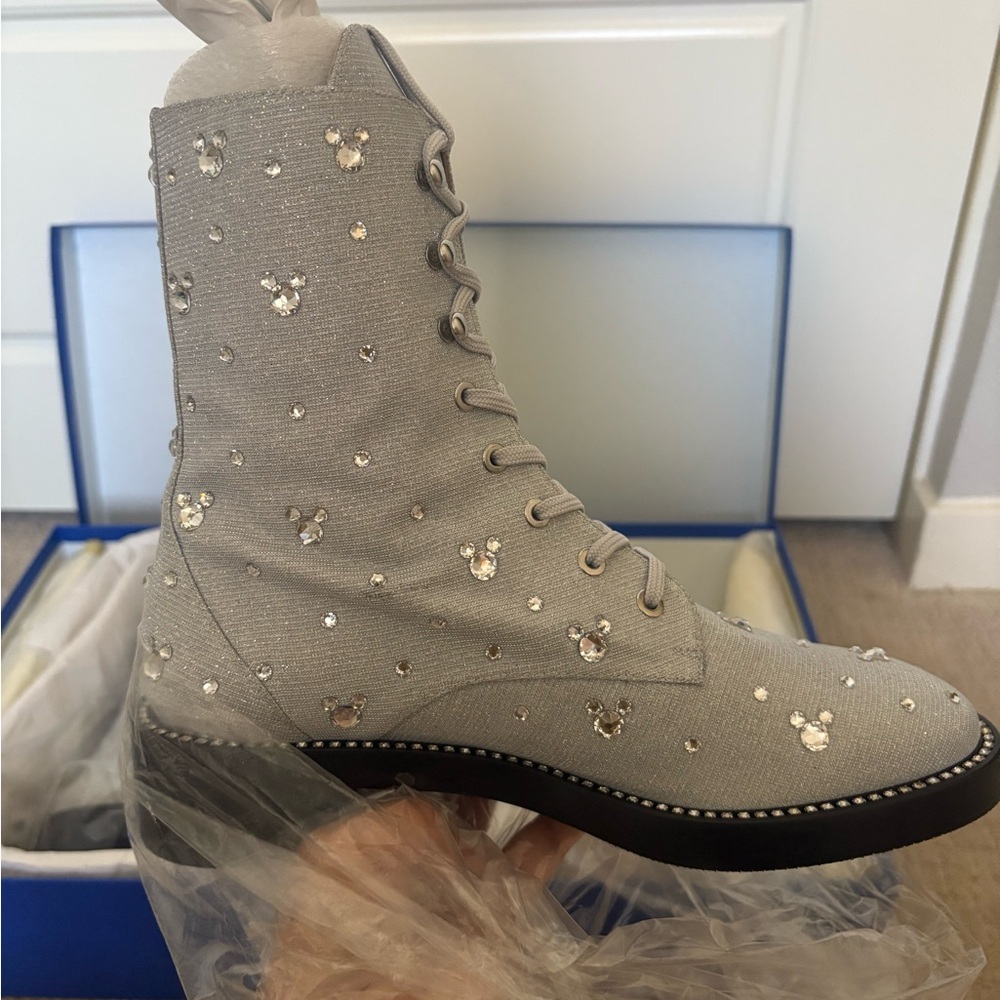 New with Box Stuart Weitzman x Disney Collab White Combat Boots Size 8 - Picture 6 of 15